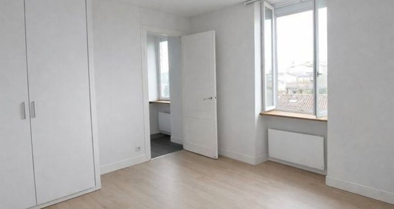Achat / Vente programme immobilier neuf Bordeaux réhabilitation à 6 min à vélo de la gare Saint-Jean (33000) - Réf. 13884