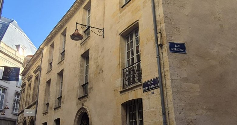 Achat / Vente programme immobilier neuf Bordeaux réhabilitation centre-ville à deux pas de la Garonne (33000) - Réf. 13672